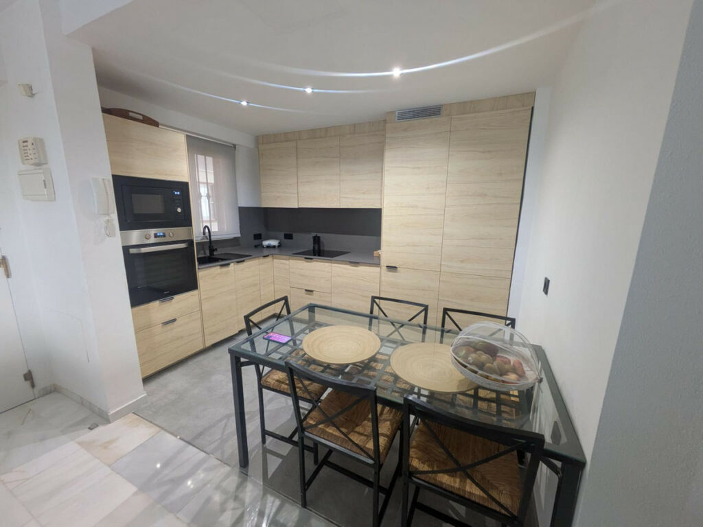 Middle Floor Apartment Torrequebrada Málaga - image 6