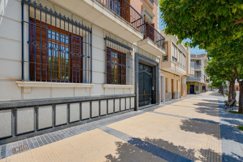 Detached Villa Callosa de Segura Alicante - image 6