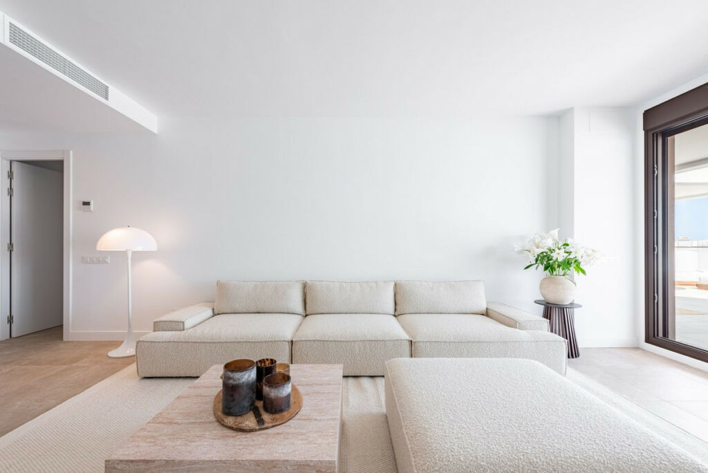 Middle Floor Apartment Estepona Málaga - image 6