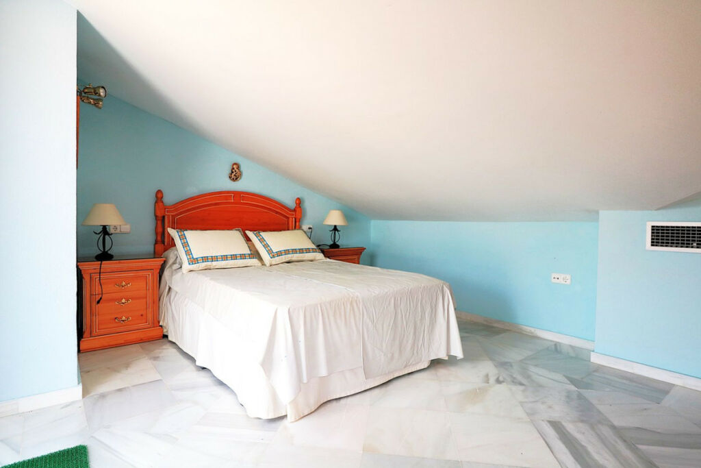 Penthouse Duplex Bel Air Málaga - image 6