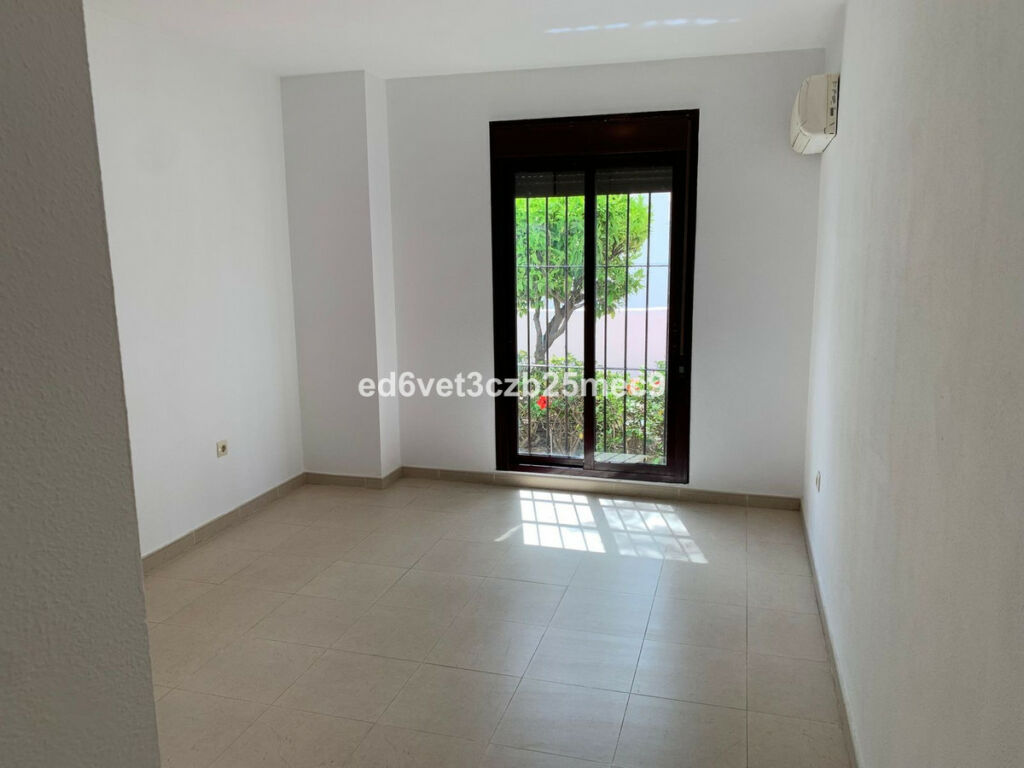 Ground Floor Apartment Nueva Andalucía Málaga - image 6