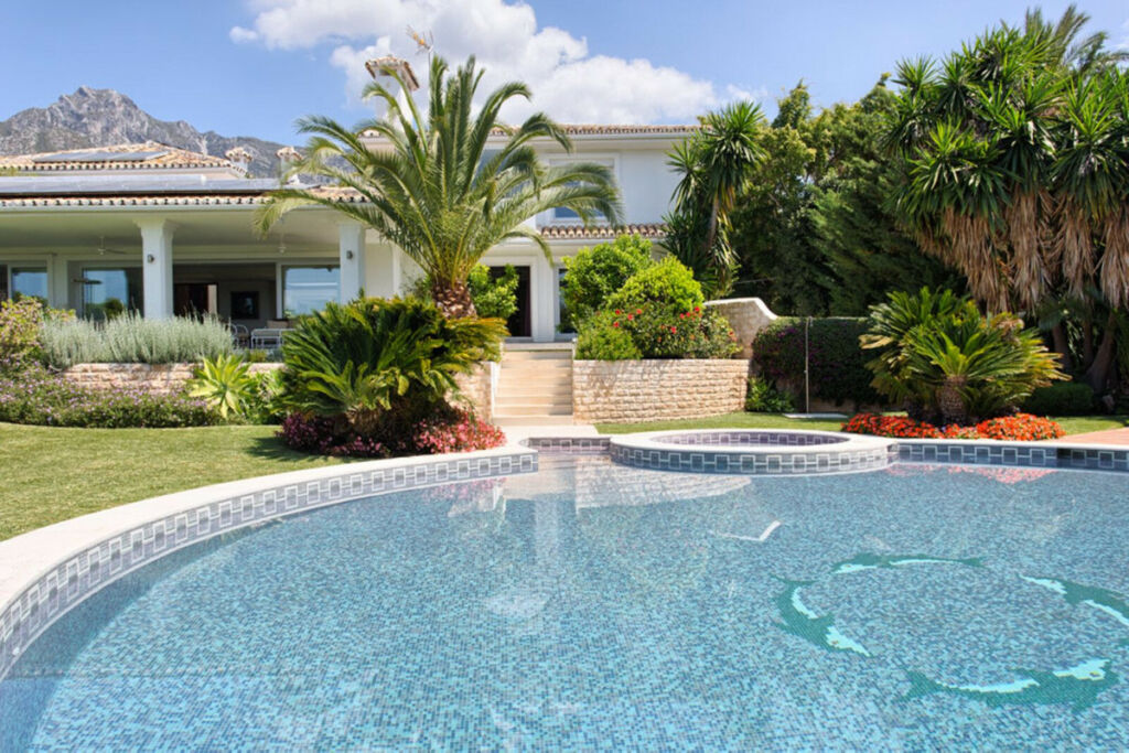 Detached Villa Nagüeles Málaga - image 6