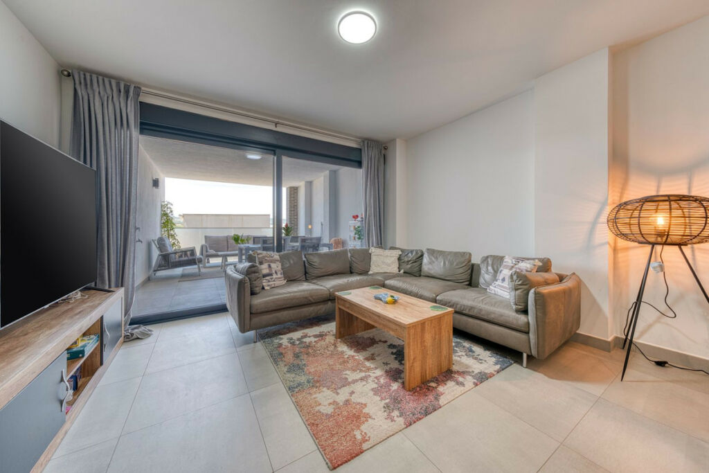 Middle Floor Apartment La Duquesa Málaga - image 6