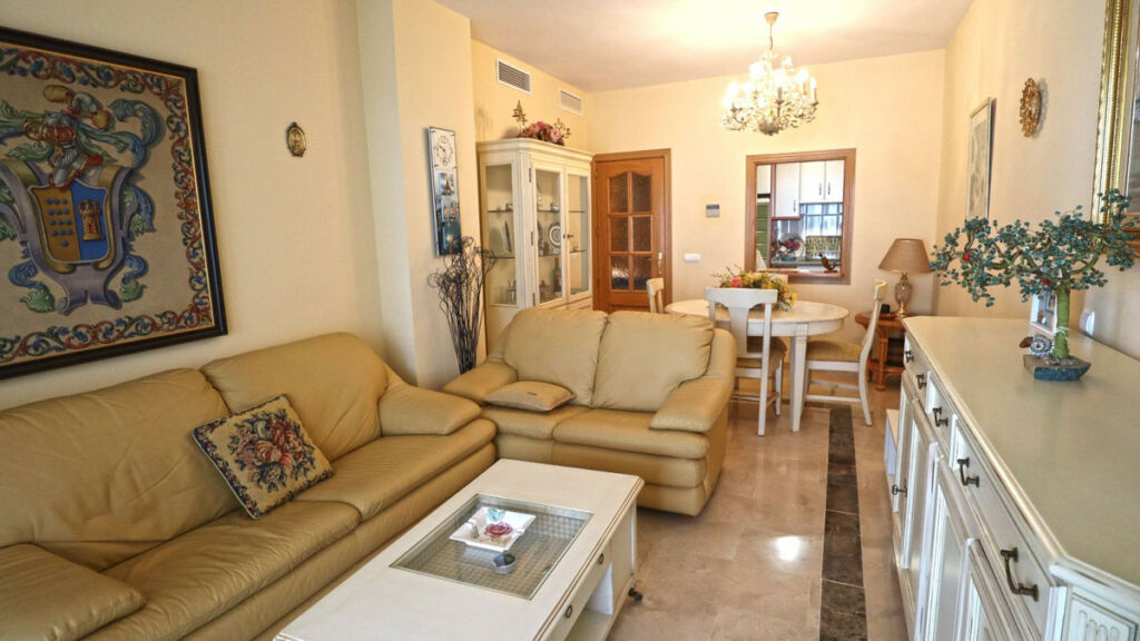 Middle Floor Apartment Marbella Málaga - image 6