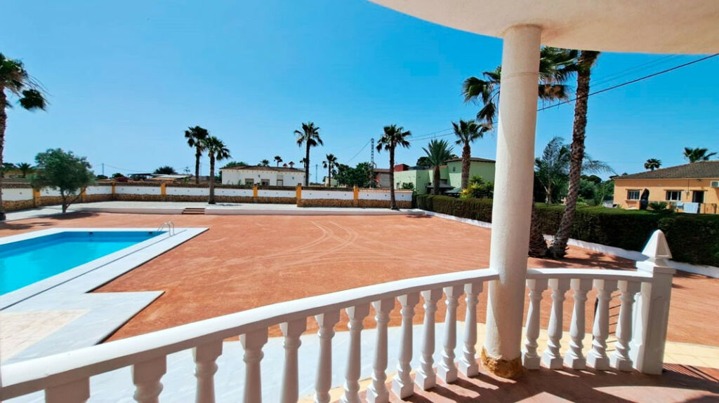 Detached Villa Catral Alicante - image 6
