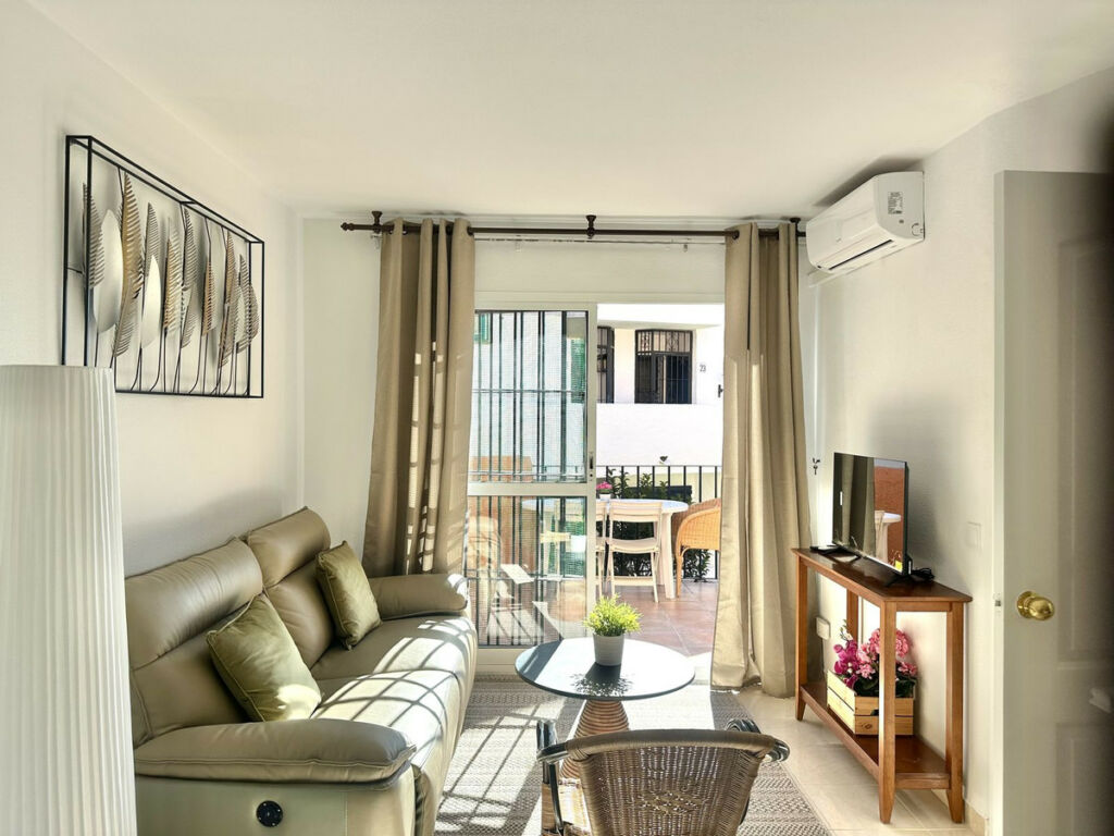 Ground Floor Apartment Calahonda Málaga - image 6