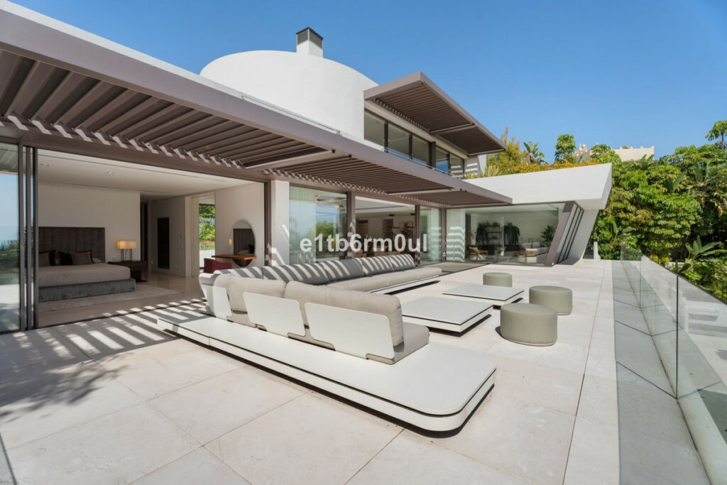 Detached Villa La Quinta Málaga - image 6
