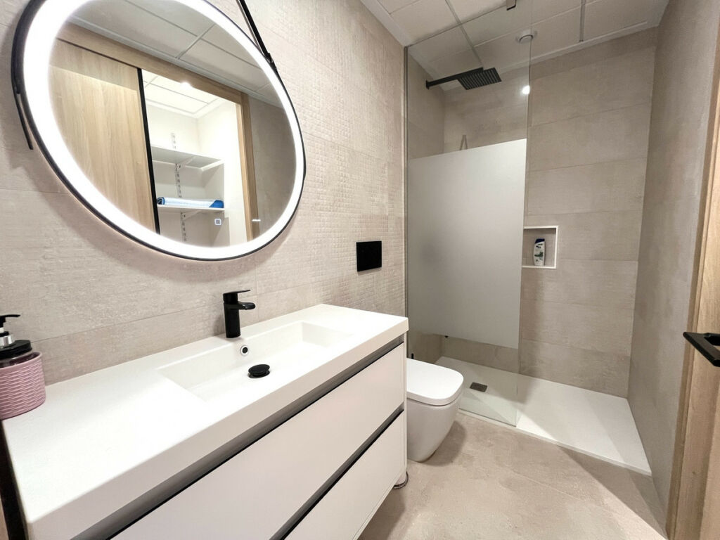 Middle Floor Apartment Guardamar del Segura Alicante - image 6