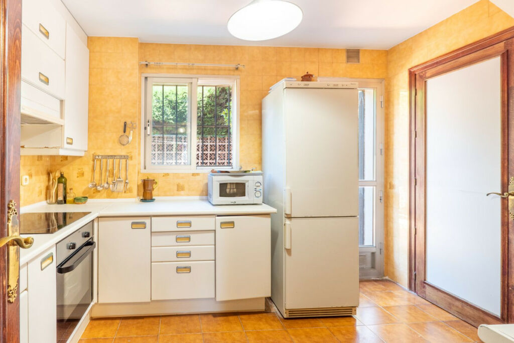 Detached Villa Nueva Andalucía Málaga - image 6