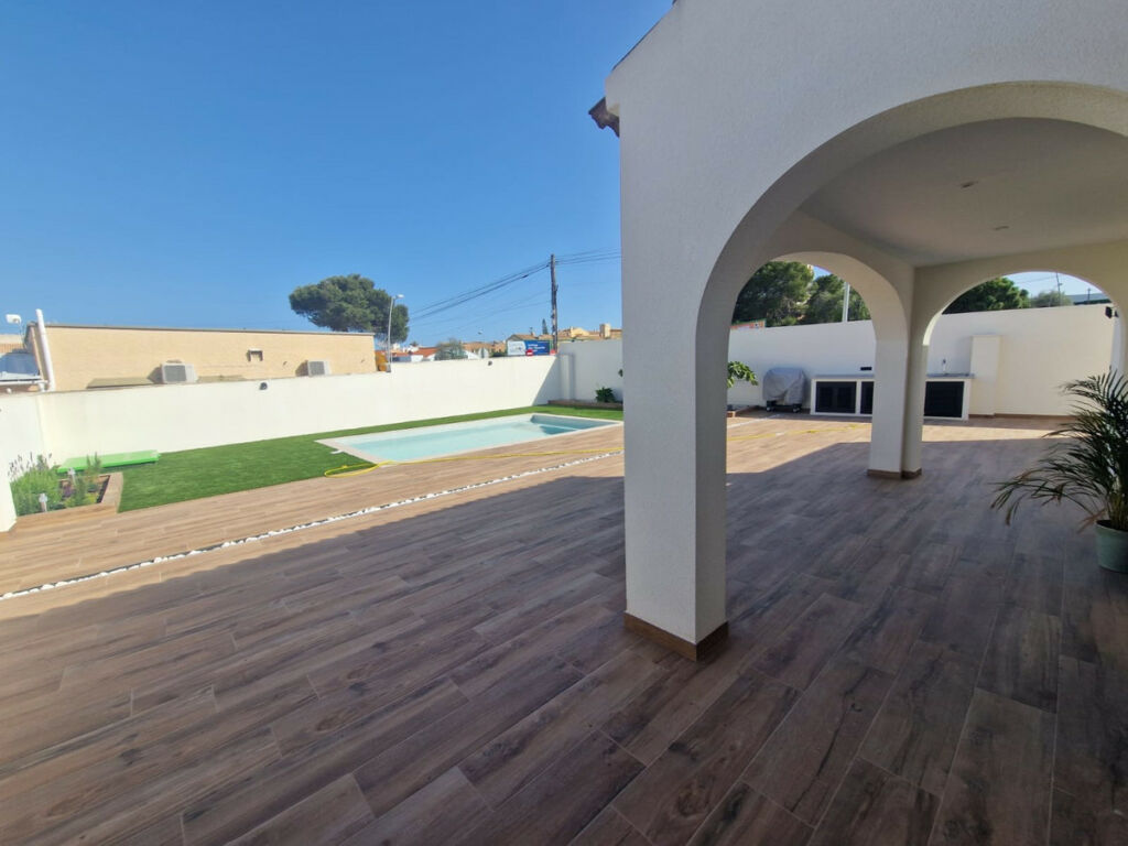 Detached Villa Los Balcones Alicante - image 6