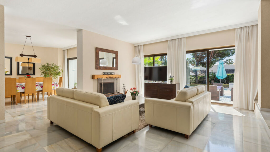 Semi-Detached House Puerto Banús Málaga - image 4