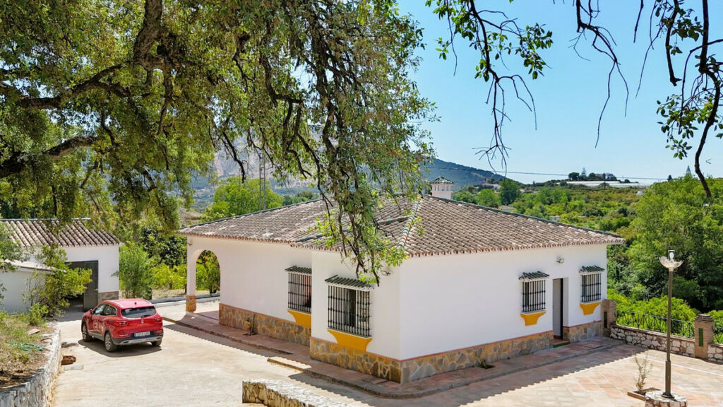 Detached Villa Alhaurín el Grande Málaga - image 6