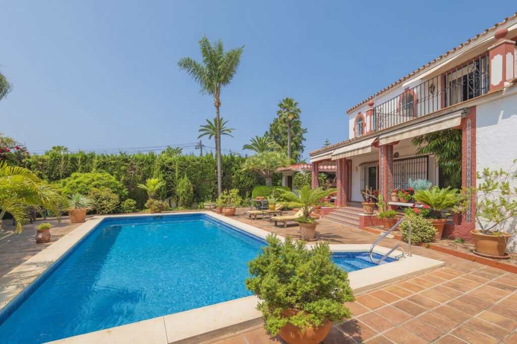 Detached Villa Marbella Málaga - image 6