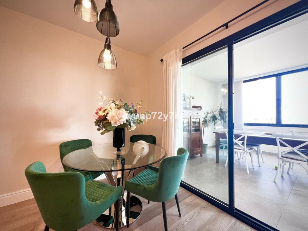 Middle Floor Apartment Estepona Málaga - image 6