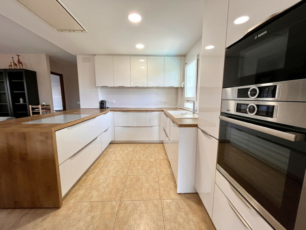 Detached Villa La Zenia Alicante - image 6