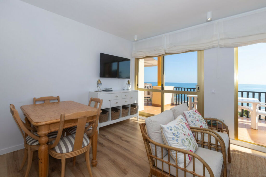 Penthouse Elviria Málaga - image 6