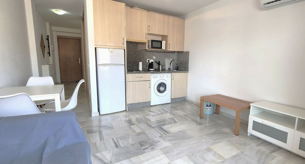 Middle Floor Apartment Mijas Costa Málaga - image 6