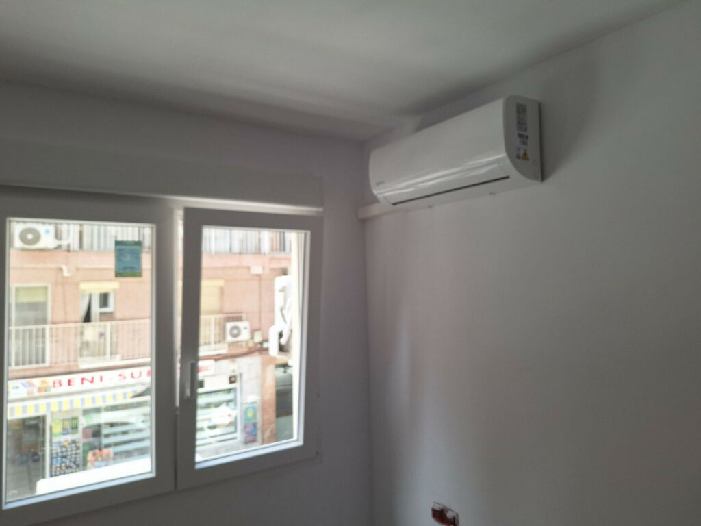 Middle Floor Apartment Benidorm Alicante - image 11