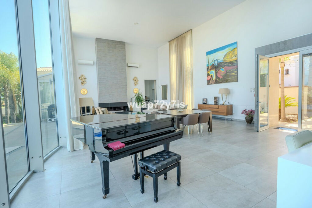 Detached Villa Benahavís Málaga - image 6