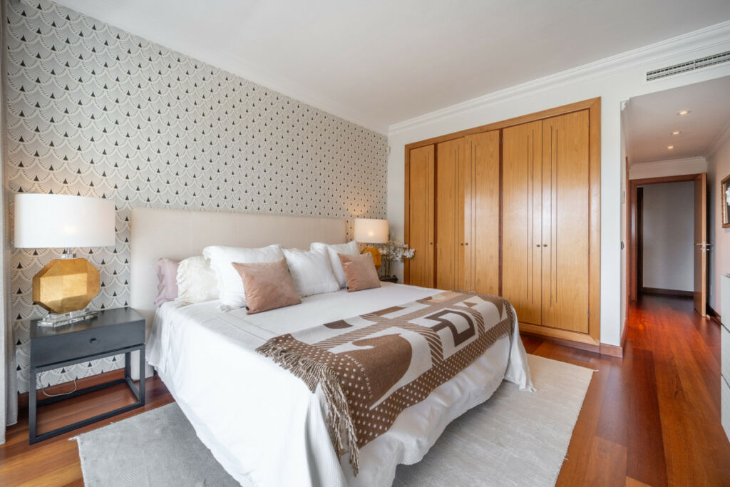 Middle Floor Apartment Puerto Banús Málaga - image 7