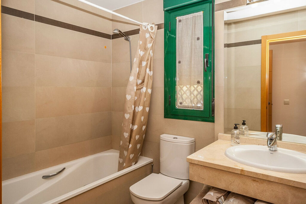 Middle Floor Apartment Marbella Málaga - image 6