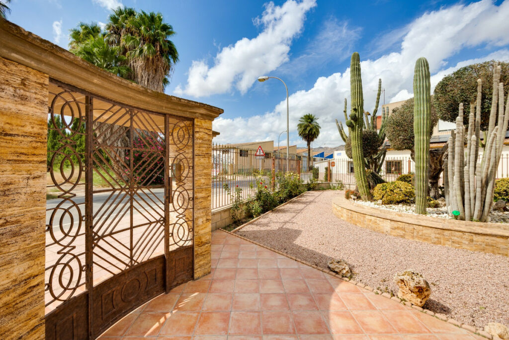 Detached Villa Orihuela Alicante - image 4