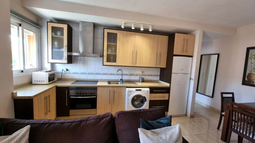 Middle Floor Apartment San Luis de Sabinillas Málaga - image 6