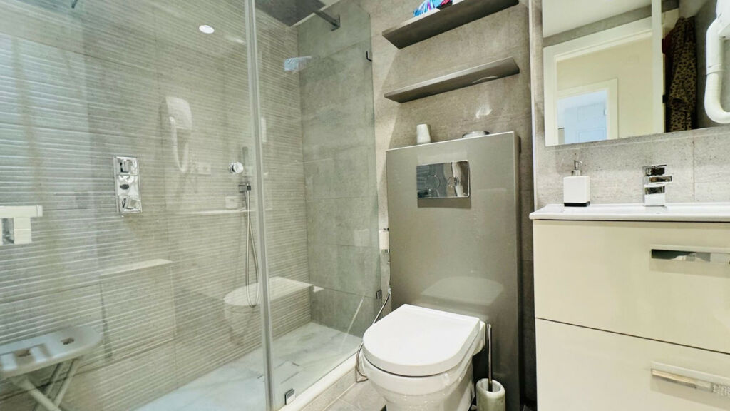 Ground Floor Apartment Elviria Málaga - image 6