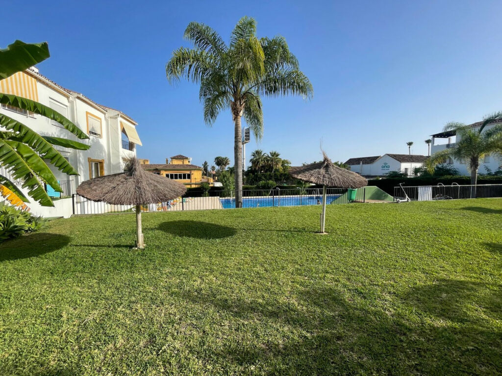 Ground Floor Apartment Atalaya Málaga - image 6