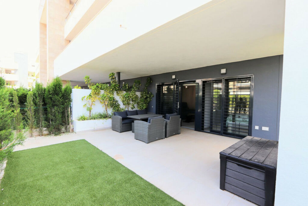 Ground Floor Apartment Playa Flamenca Alicante - image 6