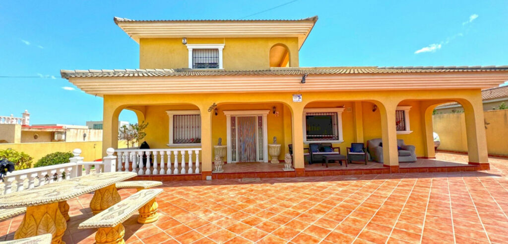 Detached Villa Torrevieja Alicante - image 6