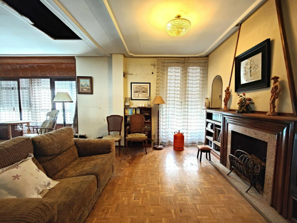 Middle Floor Apartment Torrevieja Alicante - image 6
