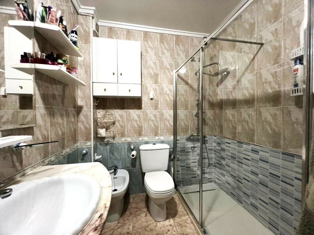 Middle Floor Apartment Guardamar del Segura Alicante - image 6
