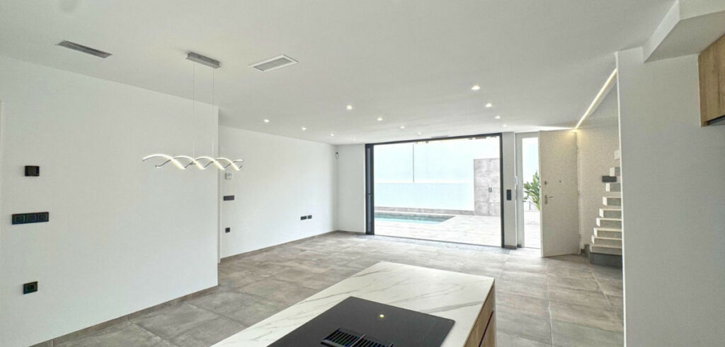Detached Villa Torrevieja Alicante - image 6