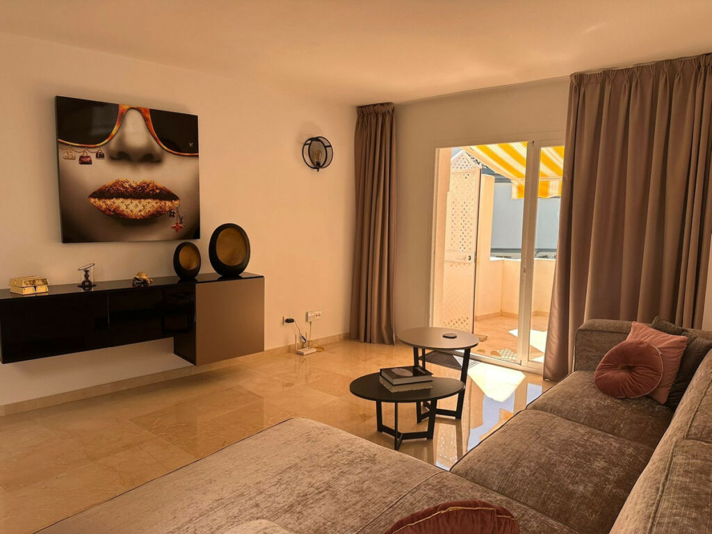 Top Floor Apartment New Golden Mile Málaga - image 6