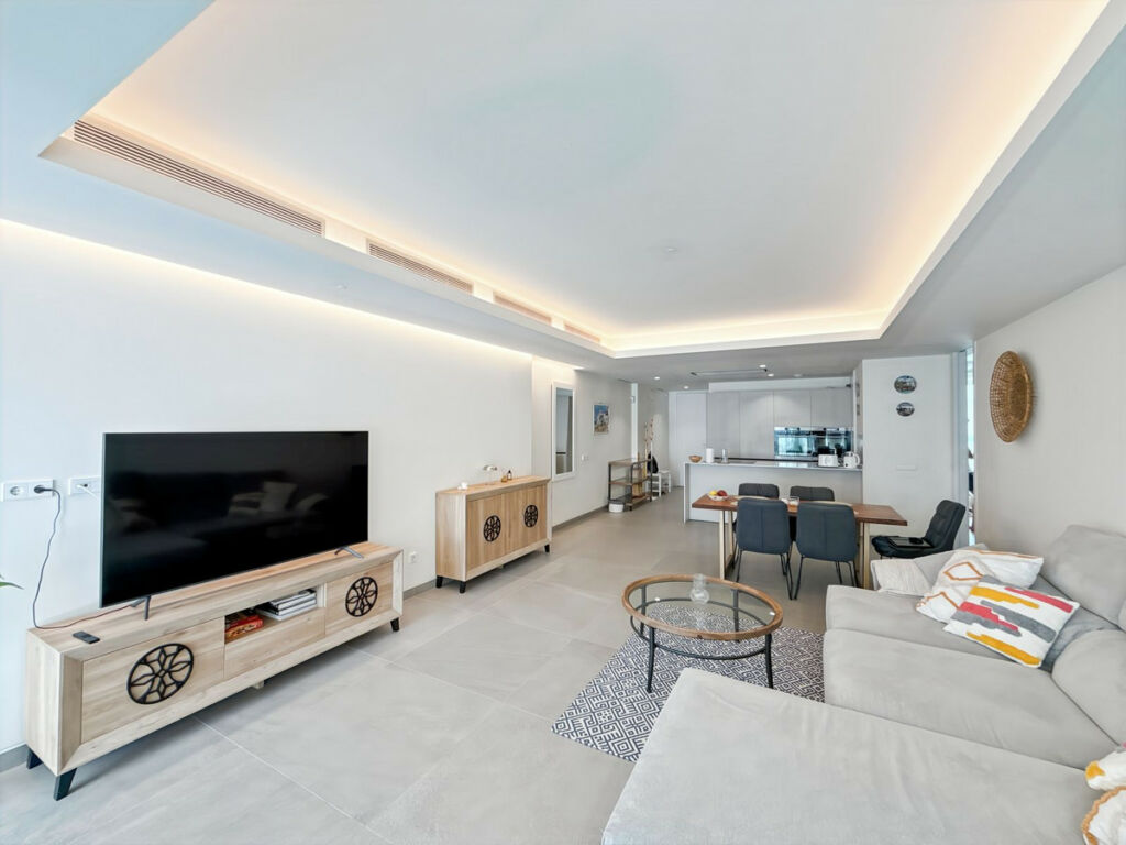 Middle Floor Apartment Estepona Málaga - image 6