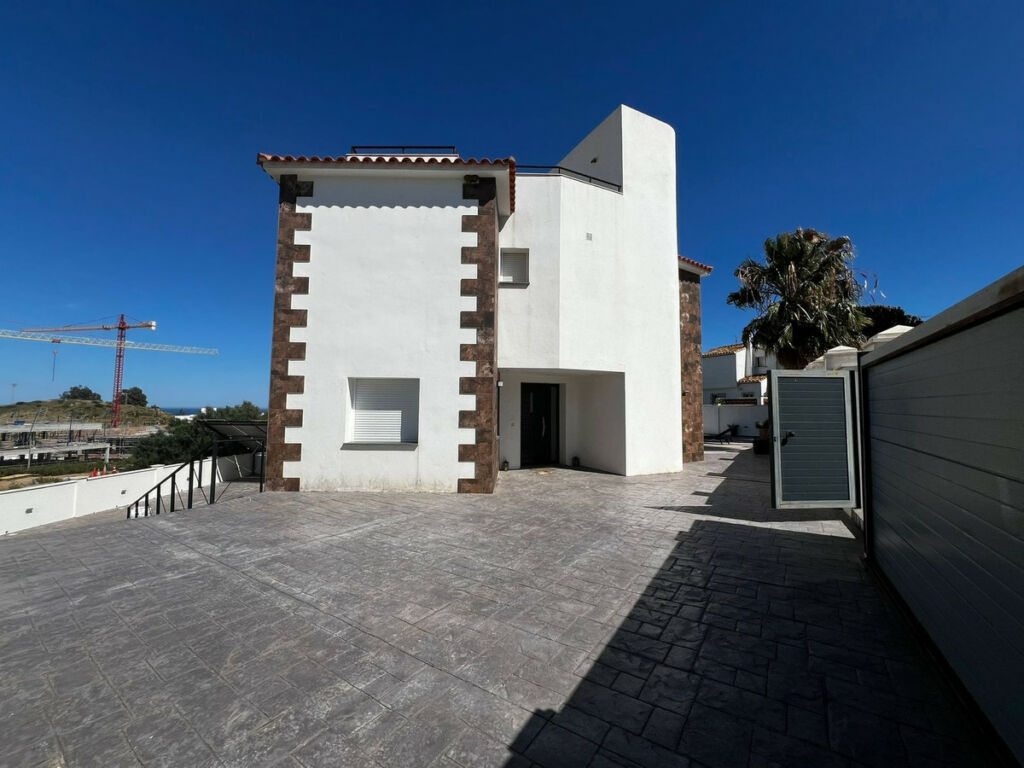 Detached Villa Estepona Málaga - image 6