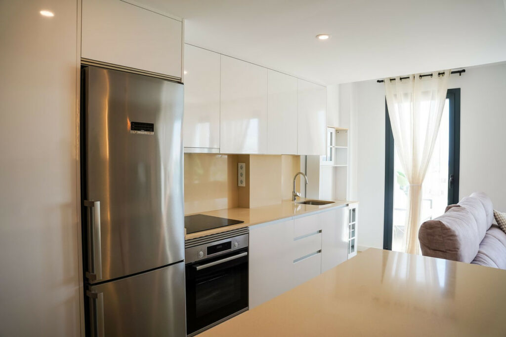 Middle Floor Apartment Estepona Málaga - image 6