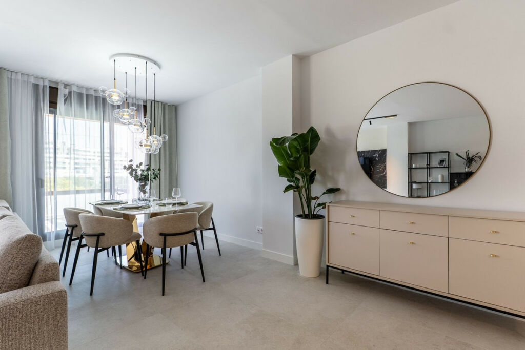 Middle Floor Apartment Estepona Málaga - image 6