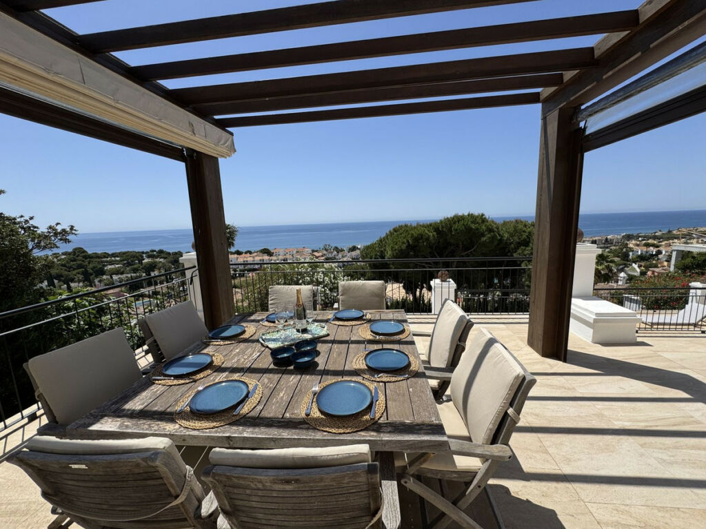 Detached Villa Riviera del Sol Málaga - image 6