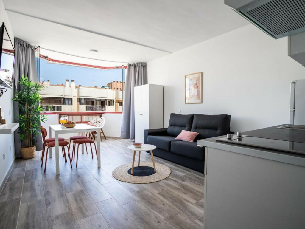 Middle Floor Apartment Fuengirola Málaga - image 6