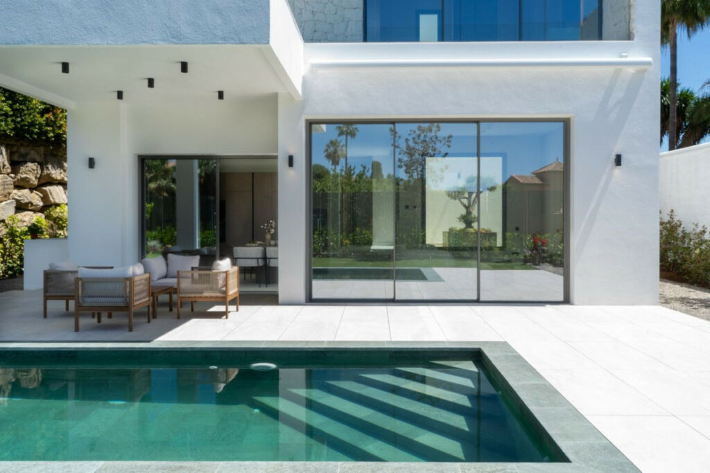 Detached Villa Estepona Málaga - image 64