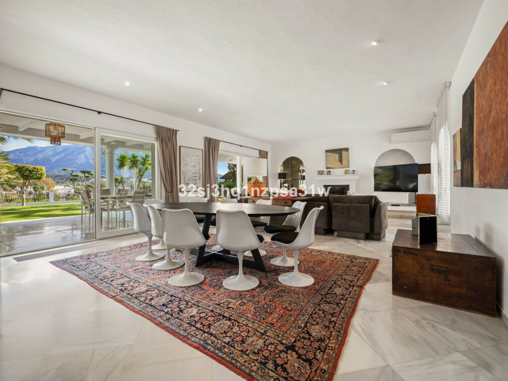 Detached Villa Nueva Andalucía Málaga - image 7
