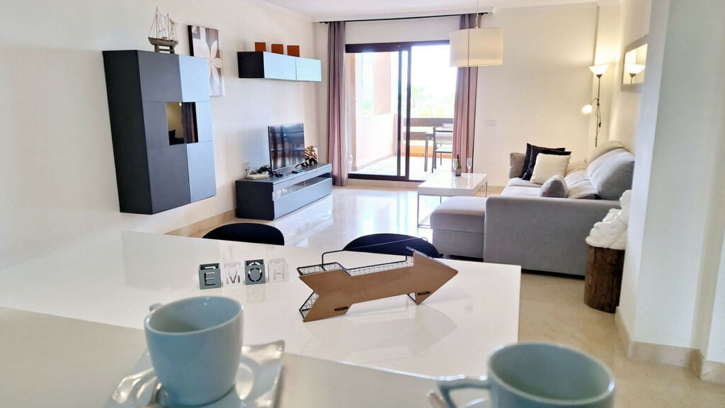Middle Floor Apartment Doña Julia Málaga - image 6