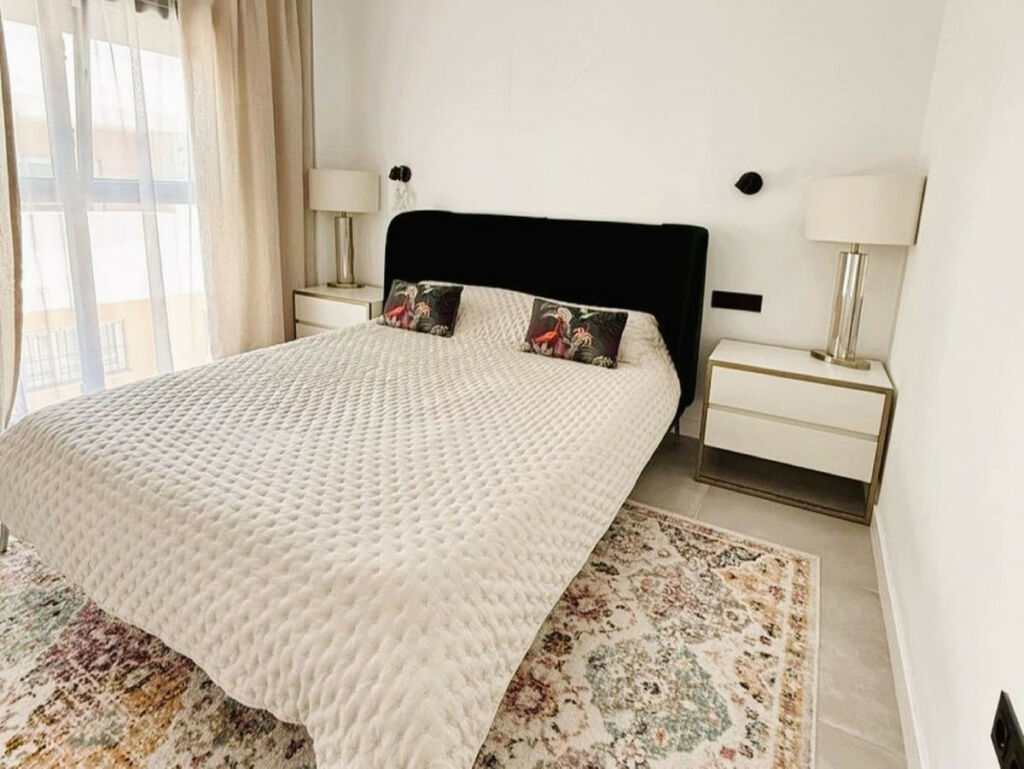 Middle Floor Apartment Cancelada Málaga - image 6