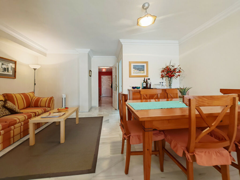 Middle Floor Apartment Elviria Málaga - image 7