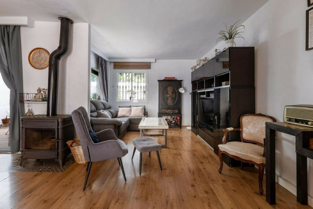 Townhouse Nueva Andalucía Málaga - image 9