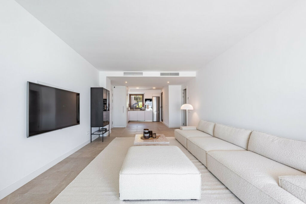 Middle Floor Apartment Estepona Málaga - image 7