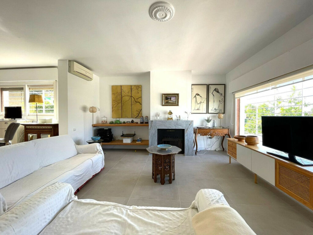 Detached Villa Estepona Málaga - image 7