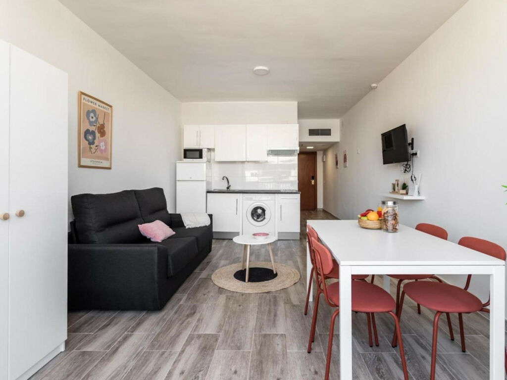 Middle Floor Apartment Fuengirola Málaga - image 7